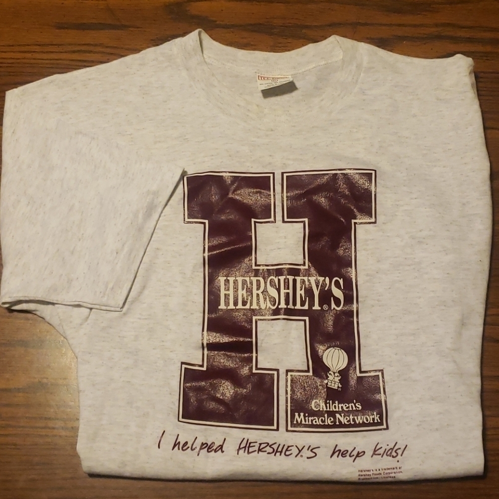 3/$20 Tee-Rific Grayish White Hershey's Shirt